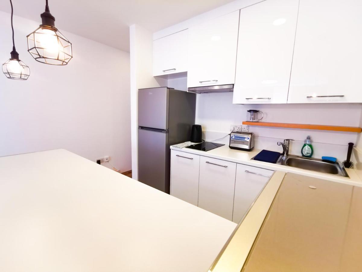 Citycenter Boutique Apartment Larnaca Esterno foto
