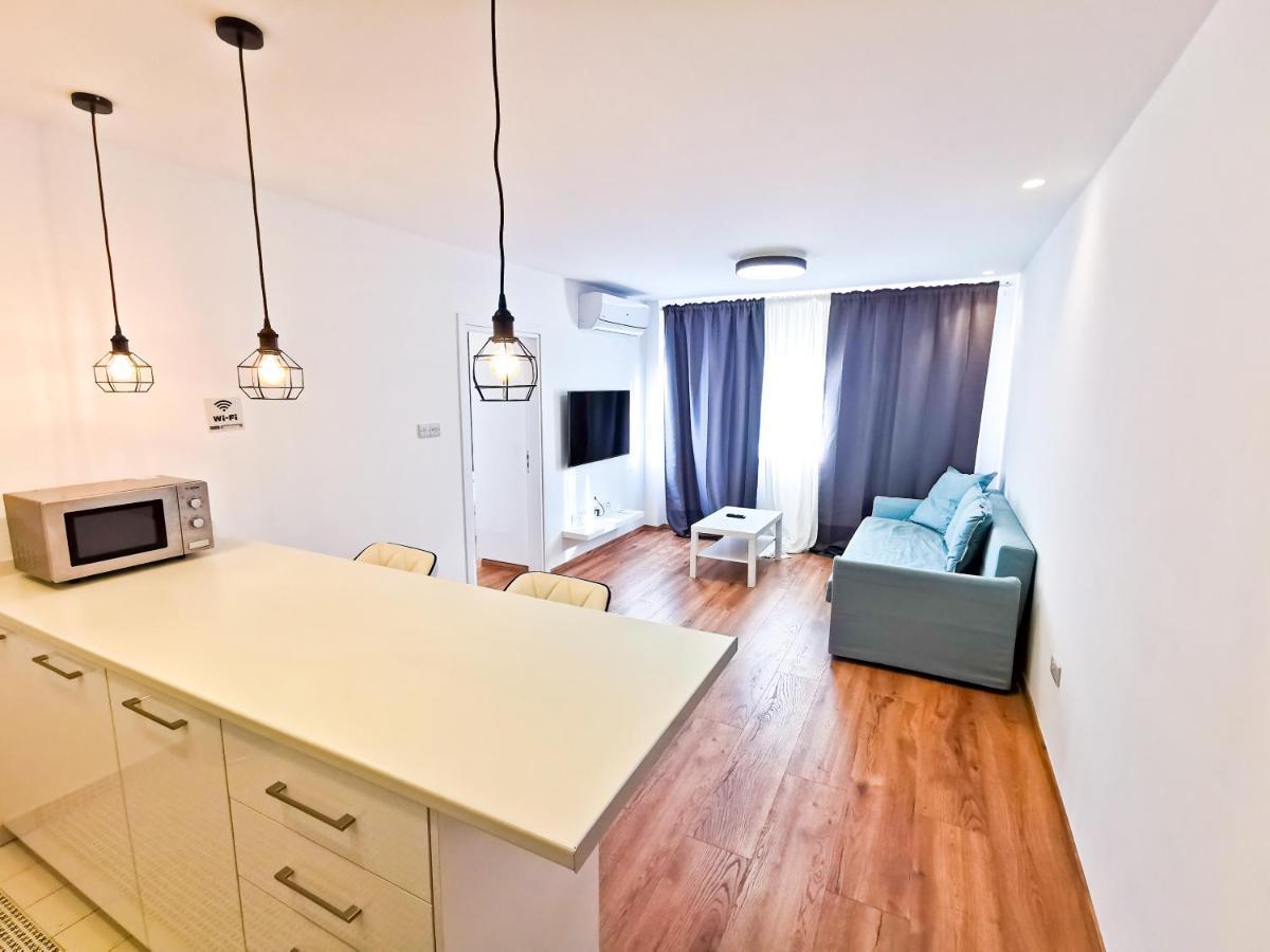 Citycenter Boutique Apartment Larnaca Esterno foto