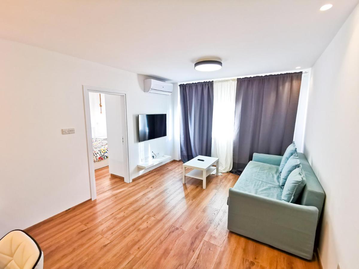 Citycenter Boutique Apartment Larnaca Esterno foto