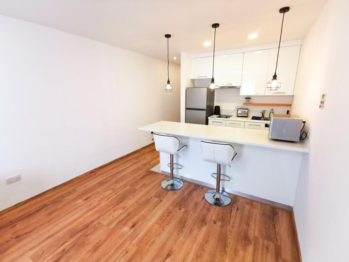 Citycenter Boutique Apartment Larnaca Esterno foto